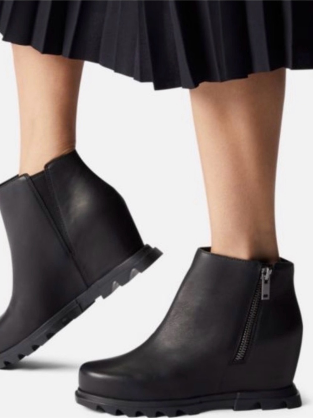 Sorel Joan of Arctic Black Wedge Ankle Boots with Side Zip - Women size 8